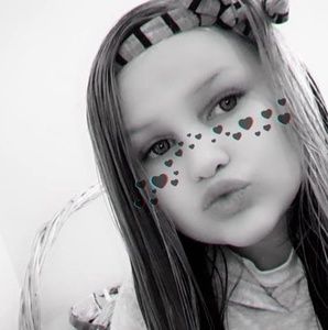 Meet your Posher, Olivia